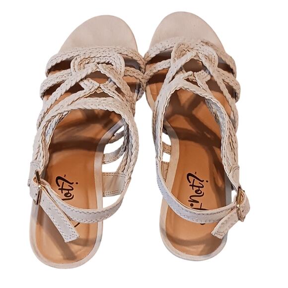 Y NOT? Braided Beige wedge sandals size 8.5 Dressy Strappy Sandles Barely EUC - Picture 9 of 9